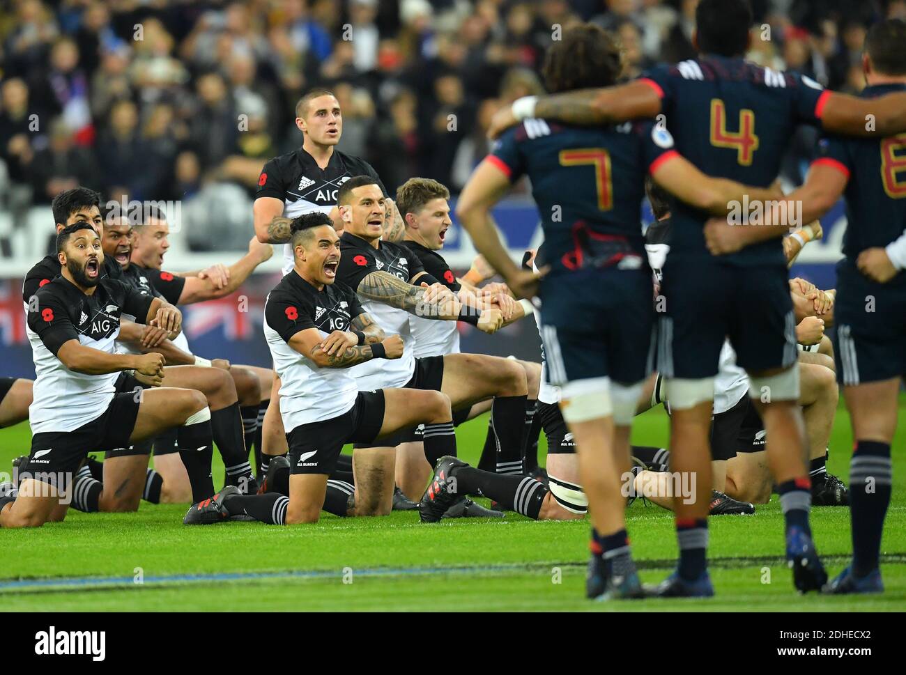 L'haka di New Zeland durante una partita internazionale di rugby allo stadio Stade de France di Saint Denis, fuori Parigi, Francia, sabato 11 novembre 2017Foto di ChristianLiegi/ABACAPRESS.COM Foto Stock