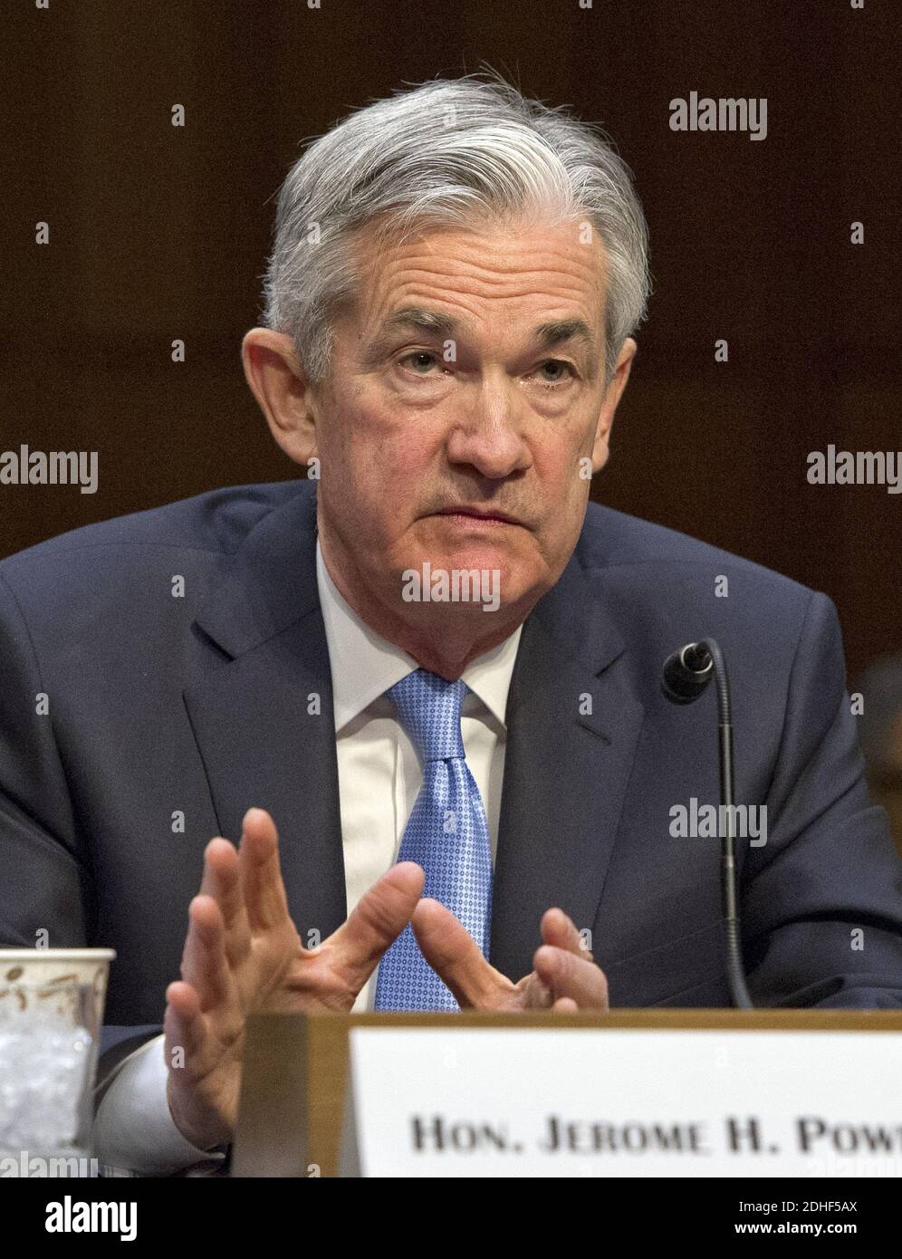 Jerome H. Powell ha testimoniato la sua nomina a presidente del Consiglio dei Governatori del sistema della Federal Reserve di Capitol Hill a Washington, DC, USA, martedì 28 novembre 2017 dinanzi al Comitato del Senato degli Stati Uniti per le questioni bancarie, abitative e urbane. Foto di Ron Sachs / CNP/ABACAPRESS.COM Foto Stock