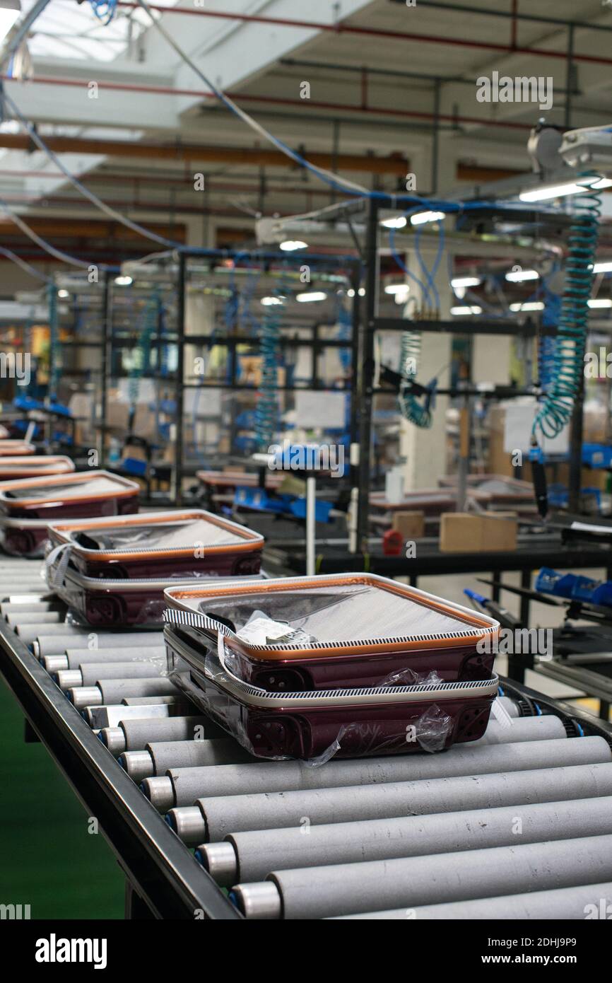 Nuovo stabilimento di assemblaggio di Samsonite a Szekszárd, vicino alla capitale ungherese, Budapest. Foto Stock