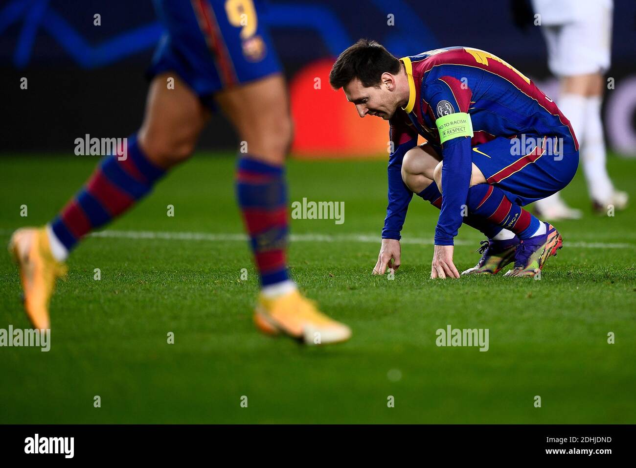 Barcellona, Spagna - 08 dicembre 2020: Lionel messi del FC Barcelona si presenta sfortunato durante la partita di calcio del gruppo G UEFA Champions League tra FC Barcelona e Juventus. La Juventus FC ha vinto nel 3-0 il FC Barcelona. Credit: Nicolò campo/Alamy Live News Foto Stock