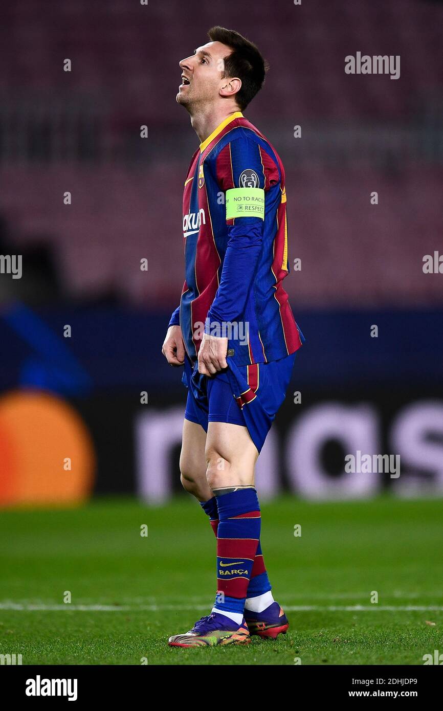 Barcellona, Spagna - 08 dicembre 2020: Lionel messi del FC Barcelona si presenta sfortunato durante la partita di calcio del gruppo G UEFA Champions League tra FC Barcelona e Juventus. La Juventus FC ha vinto nel 3-0 il FC Barcelona. Credit: Nicolò campo/Alamy Live News Foto Stock