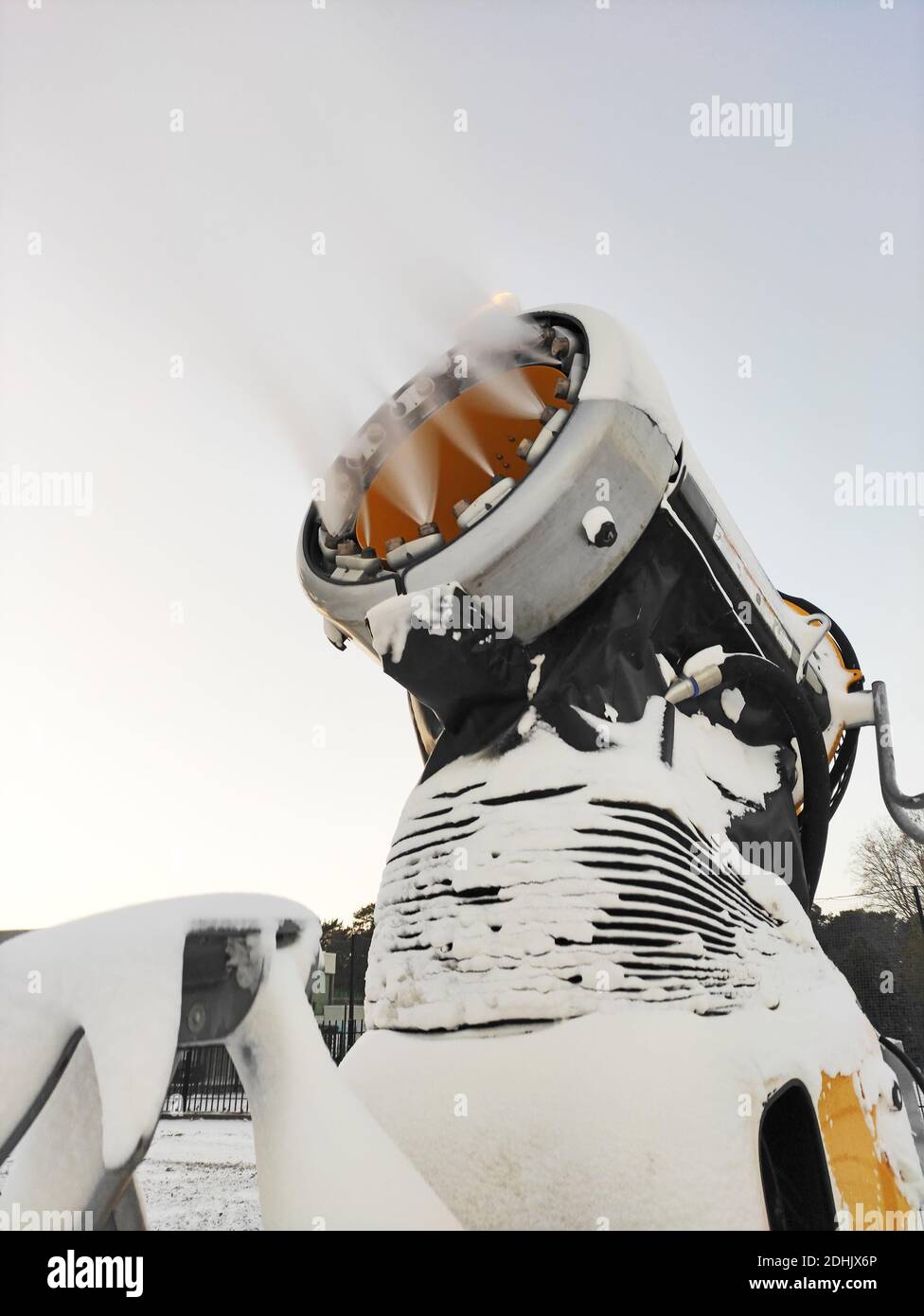 Pistola da neve mobile per la produzione di neve artificiale. Foto Stock