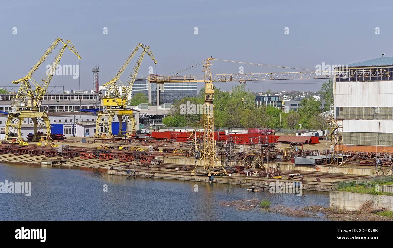 Cantiere navale per la riparazione e la manutenzione delle navi del fiume docklands Foto Stock