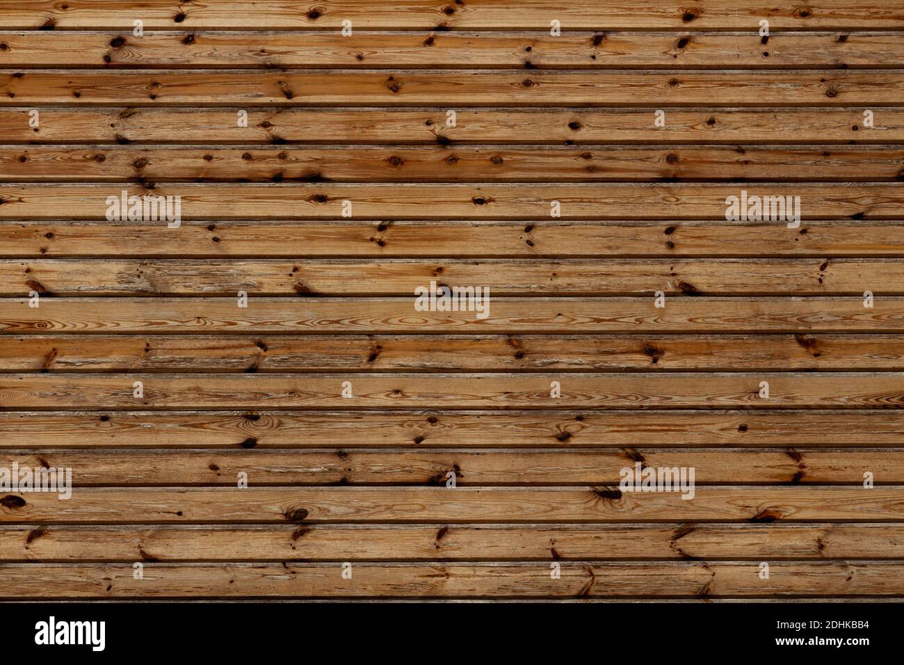 parete da legno disposto orizzontalmente tavole legno naturale pino Foto Stock