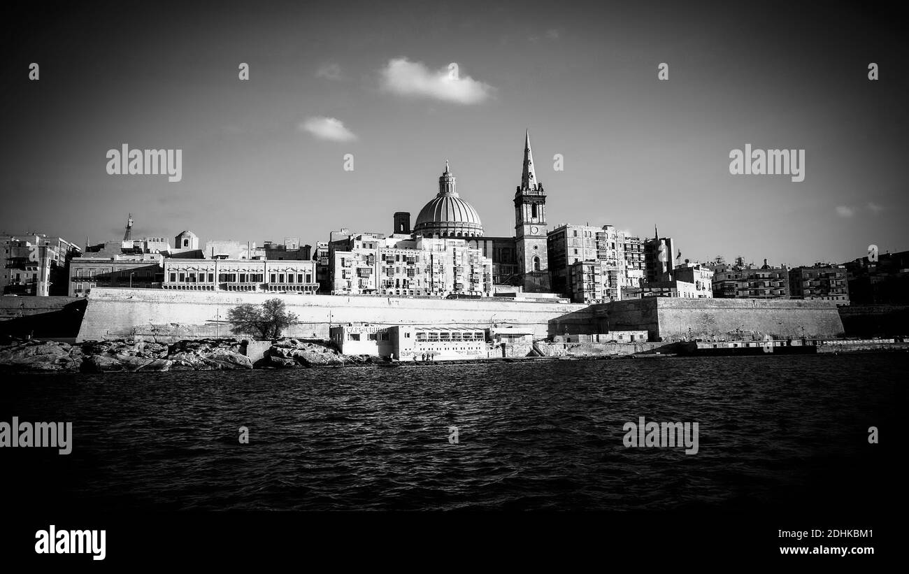 Baia di Rinella a Kalkara su Malta - MALTA, MALTA - 5 MARZO 2020 Foto Stock