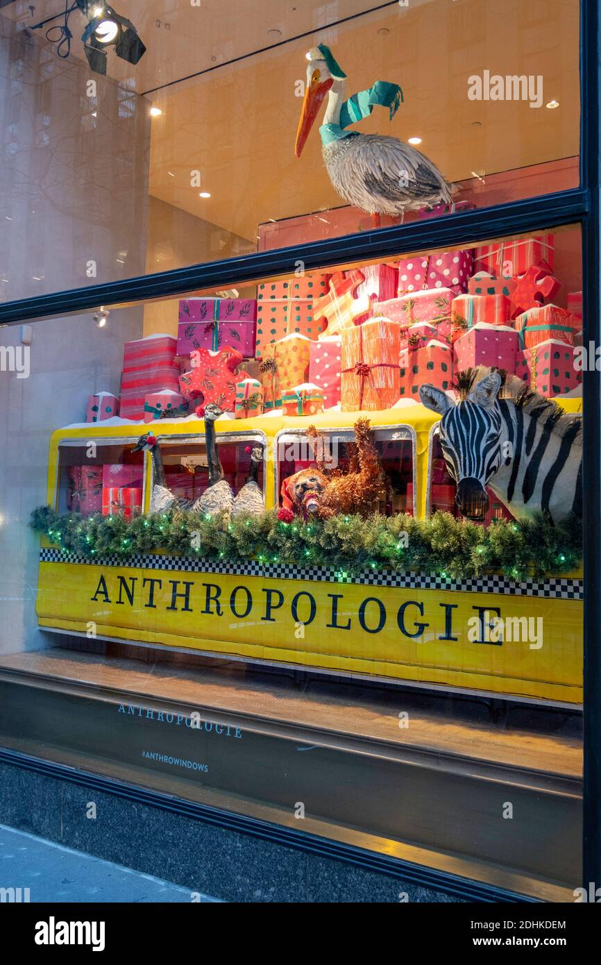 Vetrina del negozio Anthropologie a Natale, New York City, USA Foto Stock