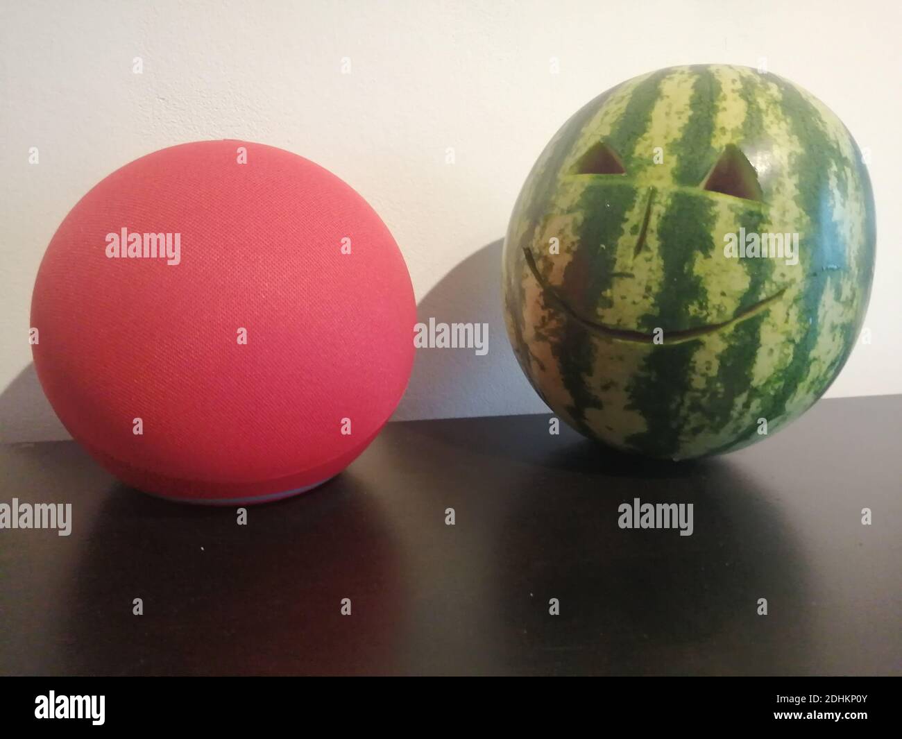 Amazon Echo con Melon Foto Stock