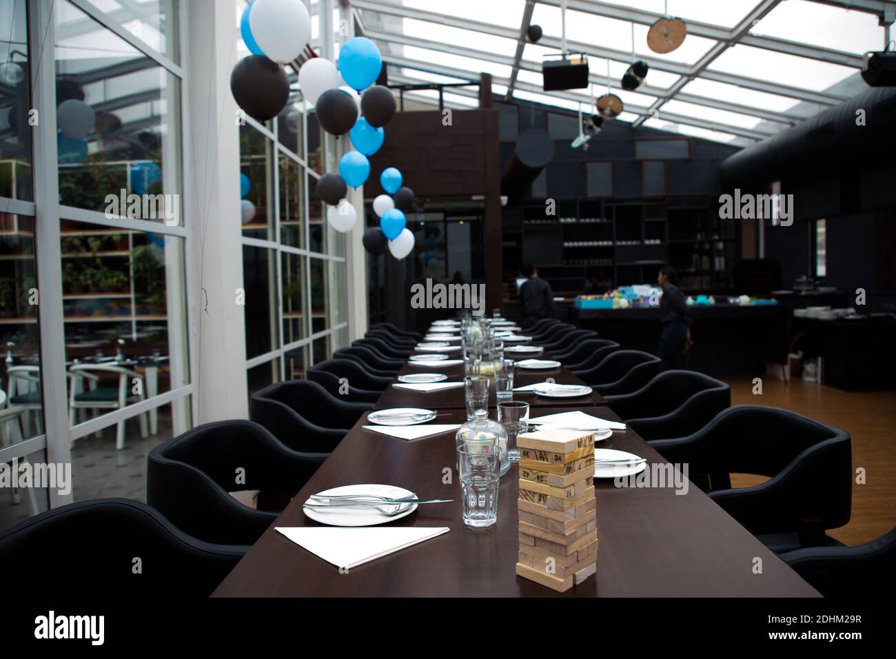 un tavolo da pranzo nella sala banchetti premium Foto Stock