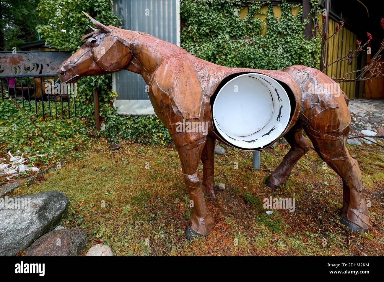 Metal Horse, con un cenno a Eadweard Muybridge, Brackendale Art Gallery, Squamish, British Columbia, Canada Foto Stock