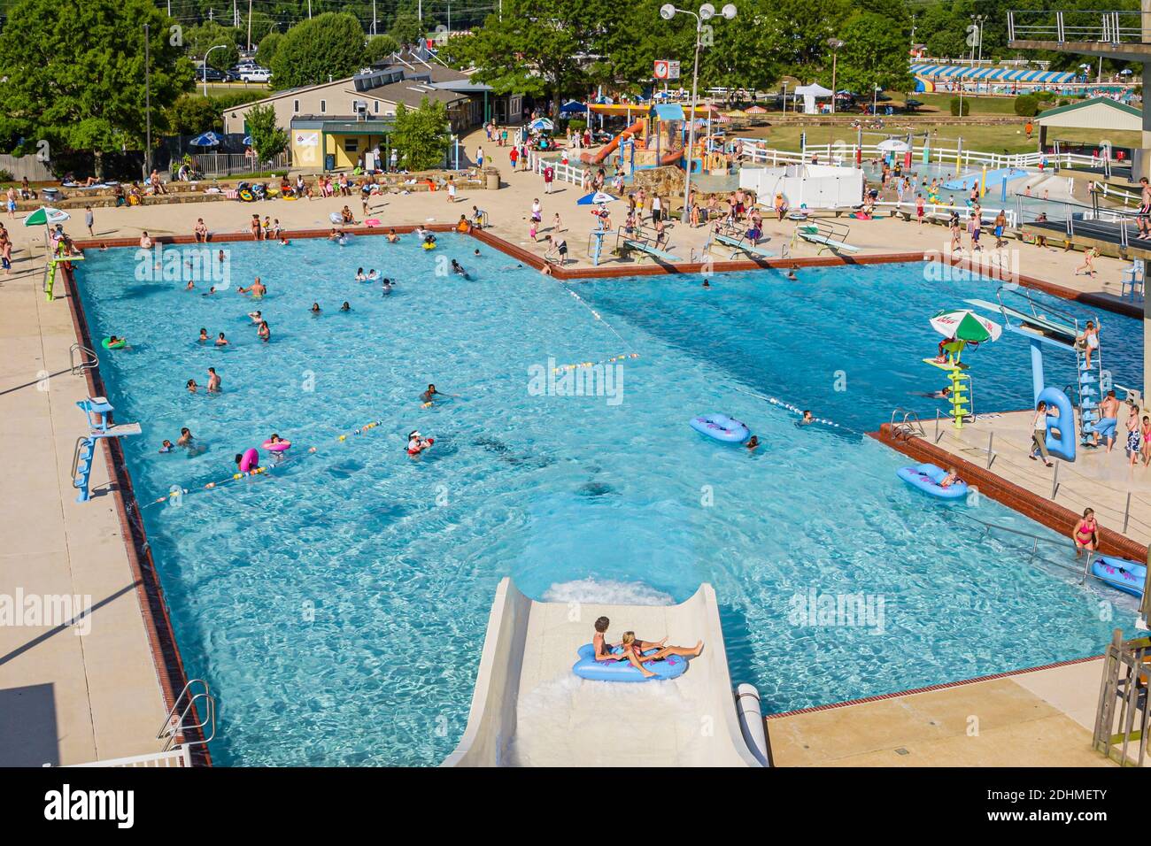 Alabama Decatur Point Mallard Park Waterpark, piscina con scivolo acquatico, Foto Stock