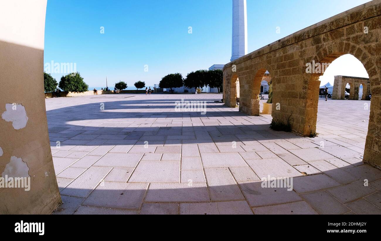 Santa Maria di Leuca, Castrignano del Capo, Lecce, Salento Meridionale, Puglia, Italia: La piazza del Santuario della Basilica di Santa Maria di Leuca Foto Stock