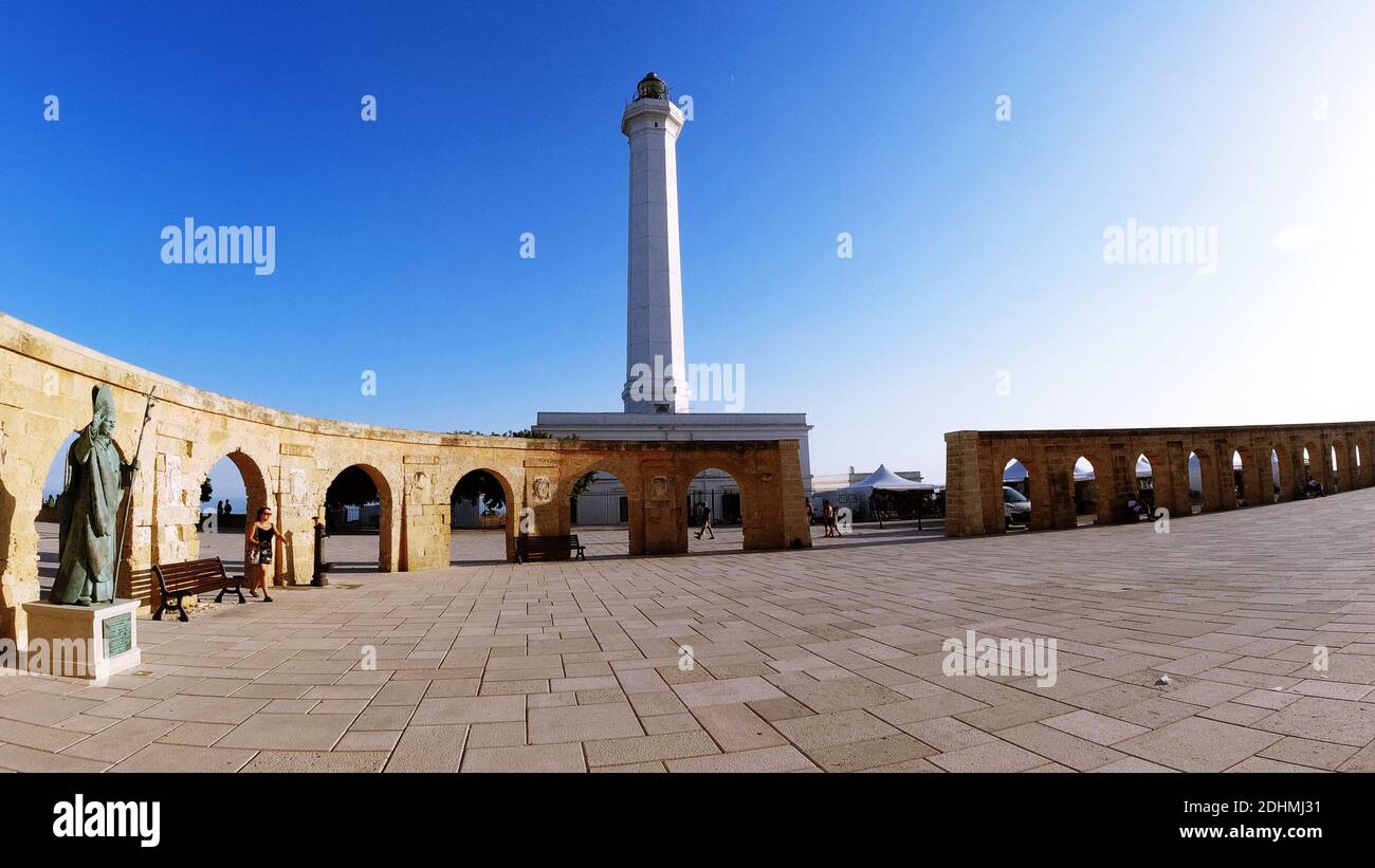 Santa Maria di Leuca, Castrignano del Capo, Lecce, Salento Meridionale, Puglia, Italia: La piazza del Santuario della Basilica di Santa Maria di Leuca Foto Stock