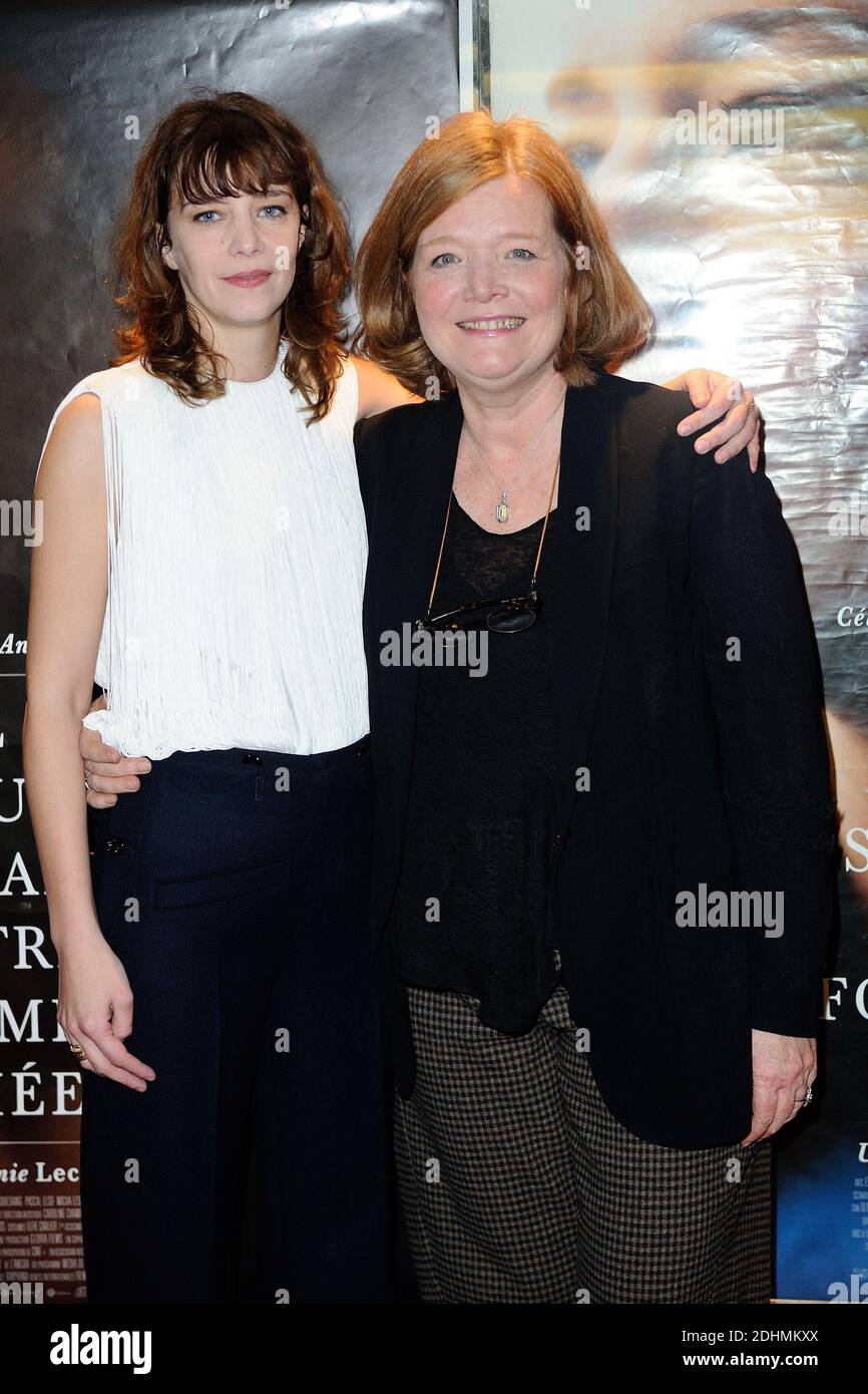 Celine Sallette et Anne Benoit assistent a la premiere du film 'JE Vous Souhaite d'Etre Follement Aimee' a l'UGC Cine Cite les Halles a Paris, France, le 04 Janvier 2016. Foto di Aurore Marechal/ABACAPRESS.COM Foto Stock