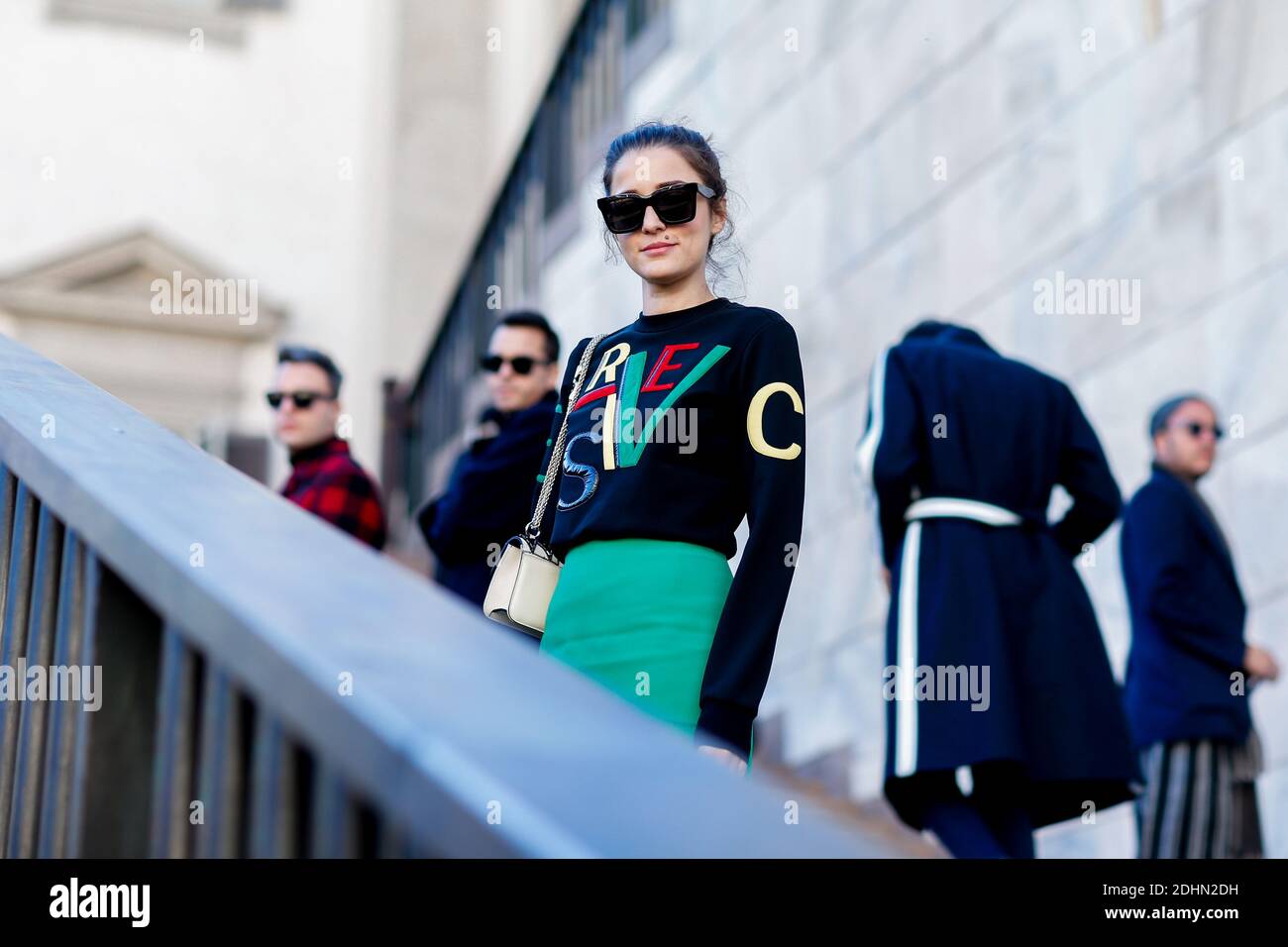 Street Style, Eleonora Carisi arriva al Costume National Homme spettacolo Autunno-Inverno 2016-2017 che si tiene a Piazza Duomo, a Milano, il 16 gennaio 2016. Foto di Marie-Paola Bertrand-Hillion/ABACAPRESS.COM Foto Stock