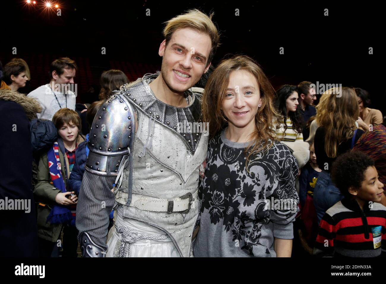 Charlie Boisseau et Sylvie Testud assistent a la dernière Representation Parisienne de la Comedie musicale 'la Legende du Roi Arthur' a Paris, France le 16 janvier 2016. Foto di Jerome Domine/ABACAPRESS.COM Foto Stock