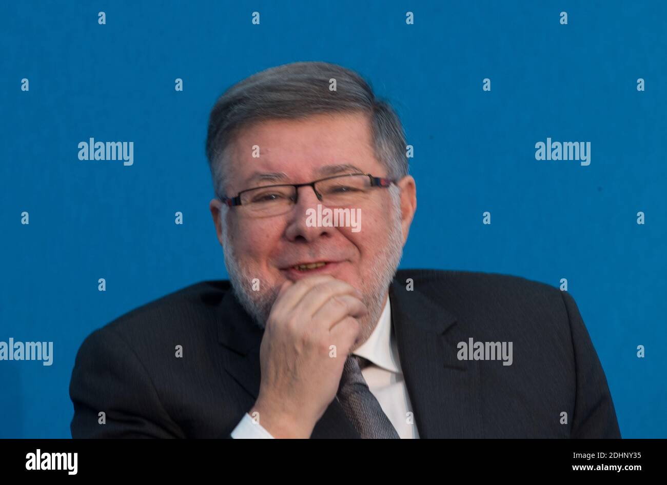 Il ministro francese dei Trasporti Alain Vidalies partecipa all'inaugurazione della nuova stazione ferroviaria Rosa Parks a Parigi, Francia, il 6 febbraio 2016. Foto di Francois Pauletto/ABACAPRESS.COM Foto Stock