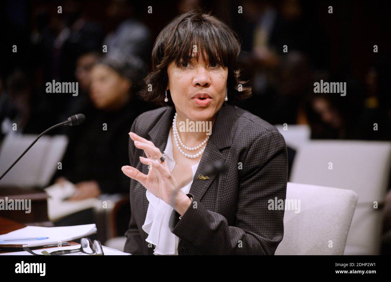 Il Sindaco di Flint Karen Weaver testimonia a Capitol Hill durante un'audizione sulla crisi delle acque di Flint a Washington, DC, USA, mercoledì 10 febbraio 2016. Foto di Olivier Douliery/ABACAPRESS.COM Foto Stock