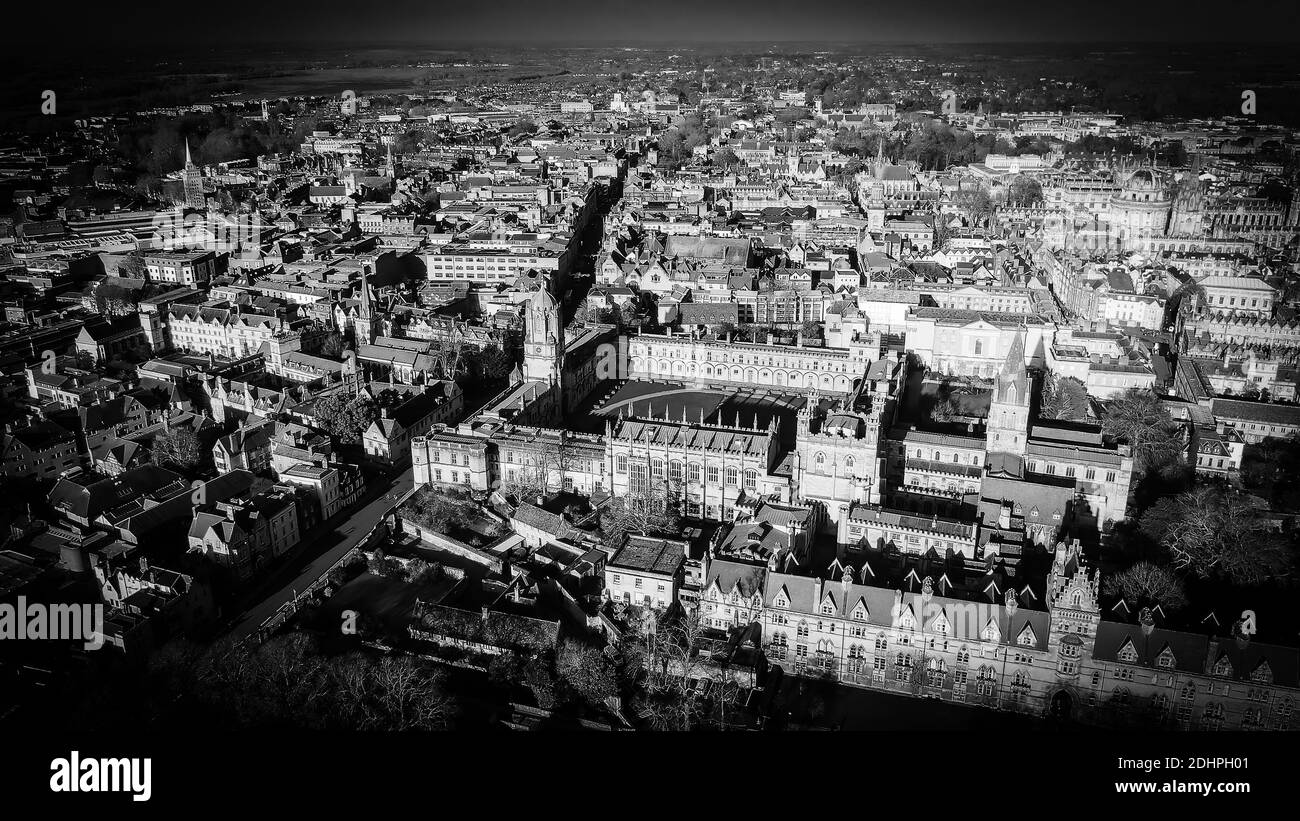 Città di Oxford dall'alto - incredibile vista aerea in bianco e nero Foto Stock
