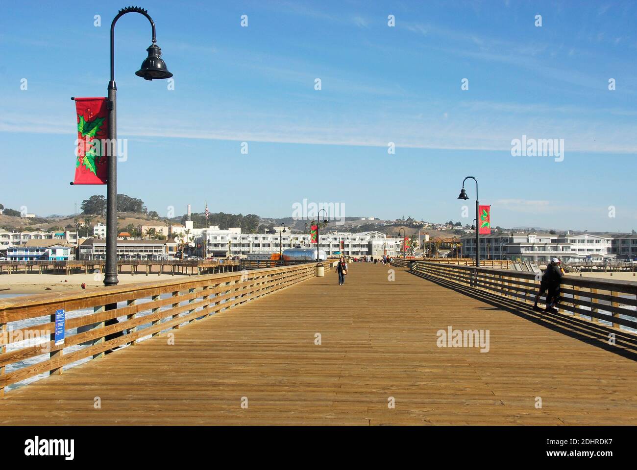 Il molo di Pismo Beach nella contea di San Luis Obispo, California, famoso per le sue vongole Pismo, le spiagge e le dune di sabbia. Foto Stock