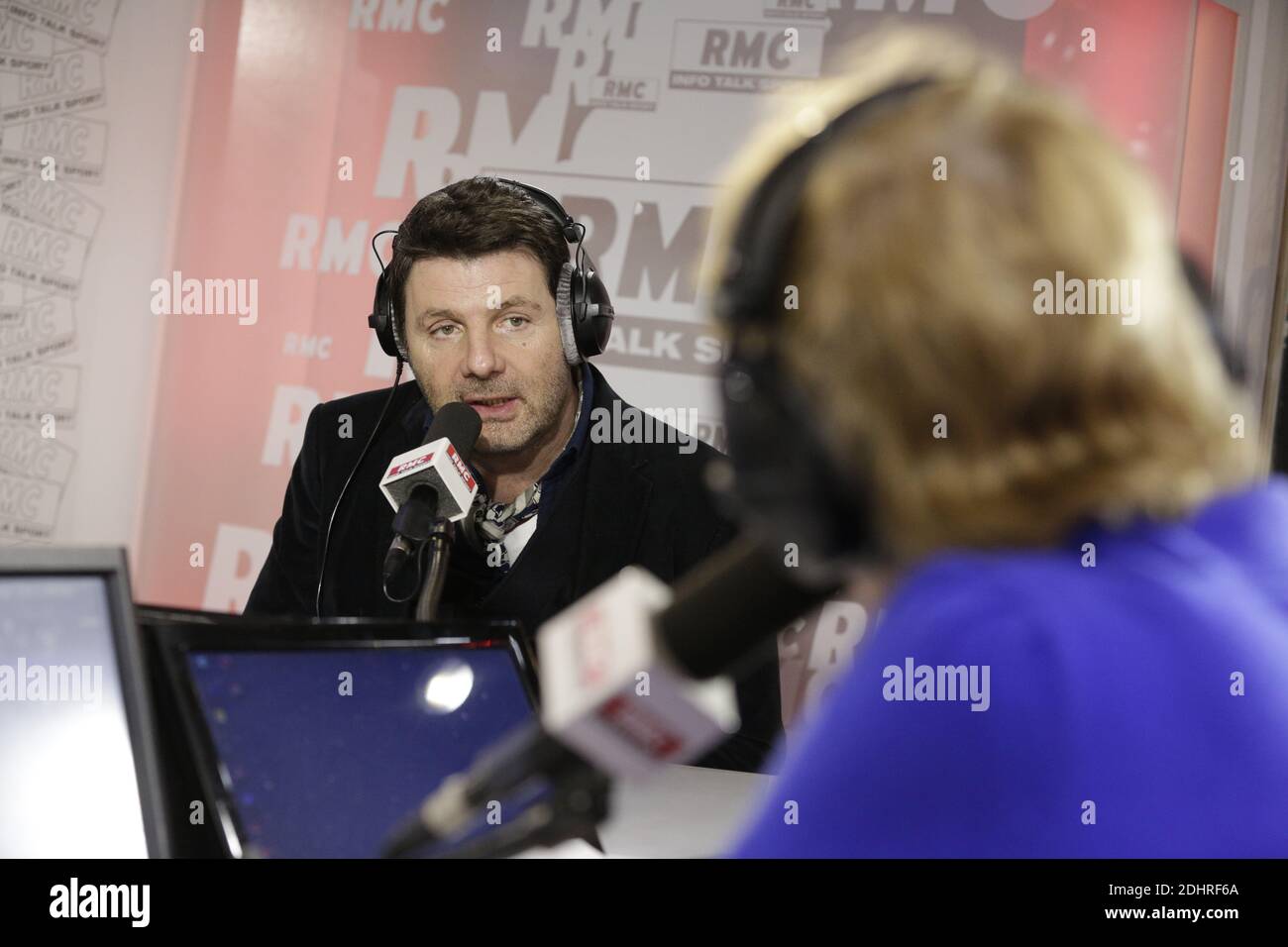 Esclusivo. Philippe Lellouche è intervistato da Brigitte Lahaie sulla radio RMC a Parigi, Francia, 10 marzo 2016. Foto di Jerome Domine/ABACAPRESS.COM Foto Stock