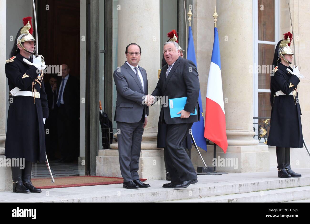 FRANÇOIS HOLLANDE, GERARD LARCHER - ENTERTIEN AVEC GERARD LARCHER, PRESIDENT DU SENAT, NICOLAS SARKOZY, PRESIDENT DU PARTI LES REPUBLICAINS, CHRISTIAN JACOB, PRESIDENT DU GROUPE LES REPUBLICAINS A L'ASSEMBLEE NATIONALE, ET CATHERINE DEROCHE, VICE-PRESIDENTE DU GROUPE AREL, PARIGI 22/01, LES SENA/UBLE, 2016, PARIGI, LES ICA/UBLE, PARIGI. Foto di Nasser Berzane/ABACAPRESS.COM Foto Stock