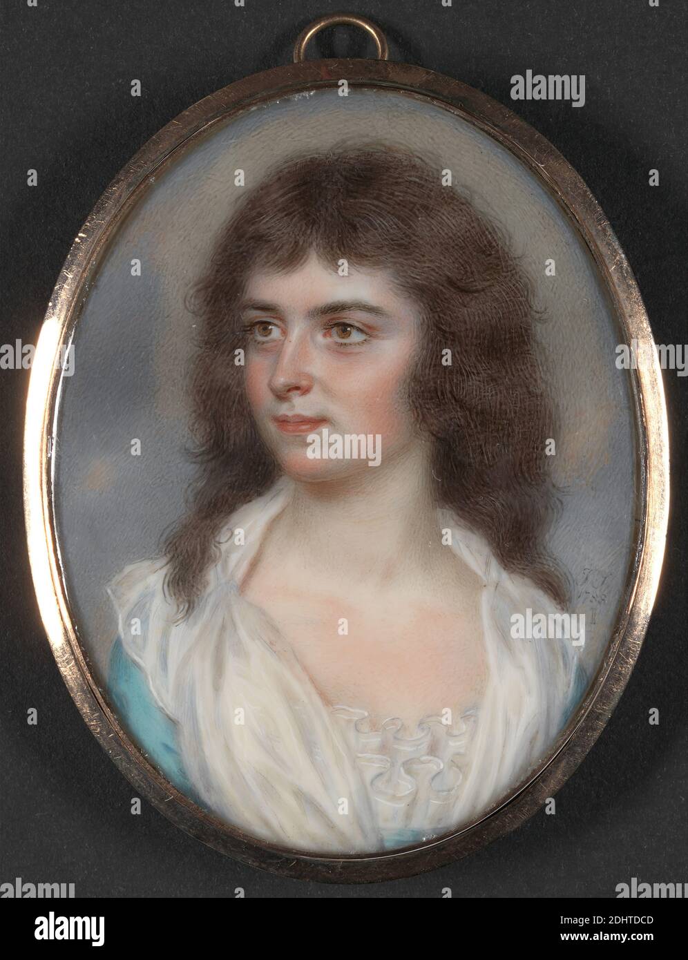 Ritratto di una giovane Signora, probabilmente la figlia dell'artista Anna Maria Woolf, John Smart, 1741–1811, inglese, 1788, Gouache e acquerello su avorio, immagine: 2 3/8 x 1 3/4 pollici (6 x 4.4 cm) e cornice: 2 1/2 x 2 x 1/4 pollici (6.4 x 5.1 x 0.6 cm), ritratto Foto Stock