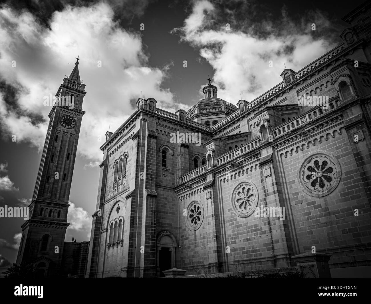 La Chiesa di TA Pinu a Gozo è un famoso punto di riferimento sull'isola Foto Stock