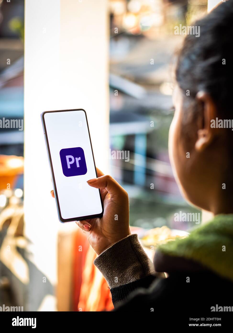 Assam, india - 20 dicembre 2020 : il logo di Adobe Premiere Pro sull'immagine di scorta dello schermo del telefono. Foto Stock