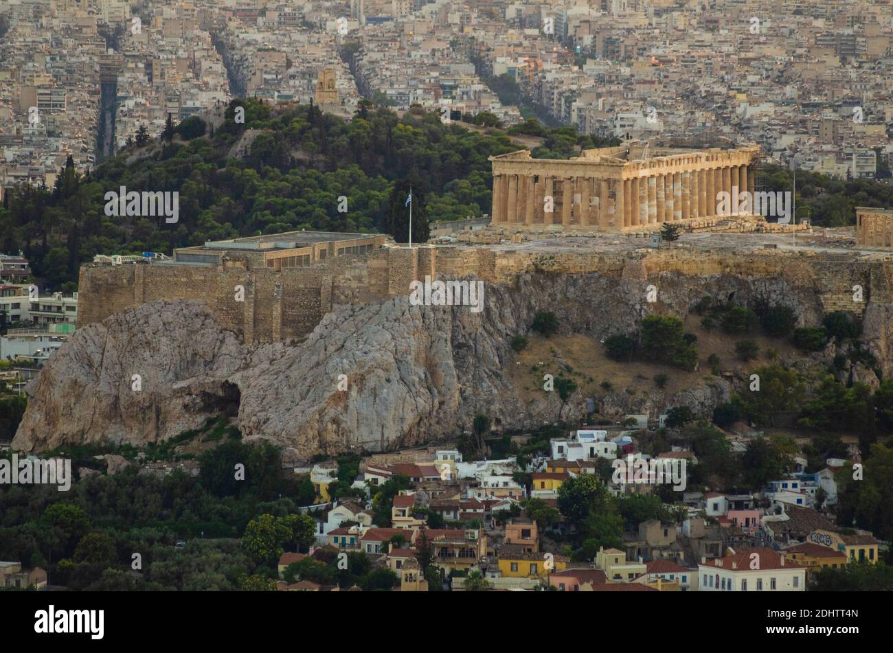 L'antica Acropoli e Partenone vista dal Colle di Licabetto nel centro di Atene Grecia - Foto: Geopix Foto Stock