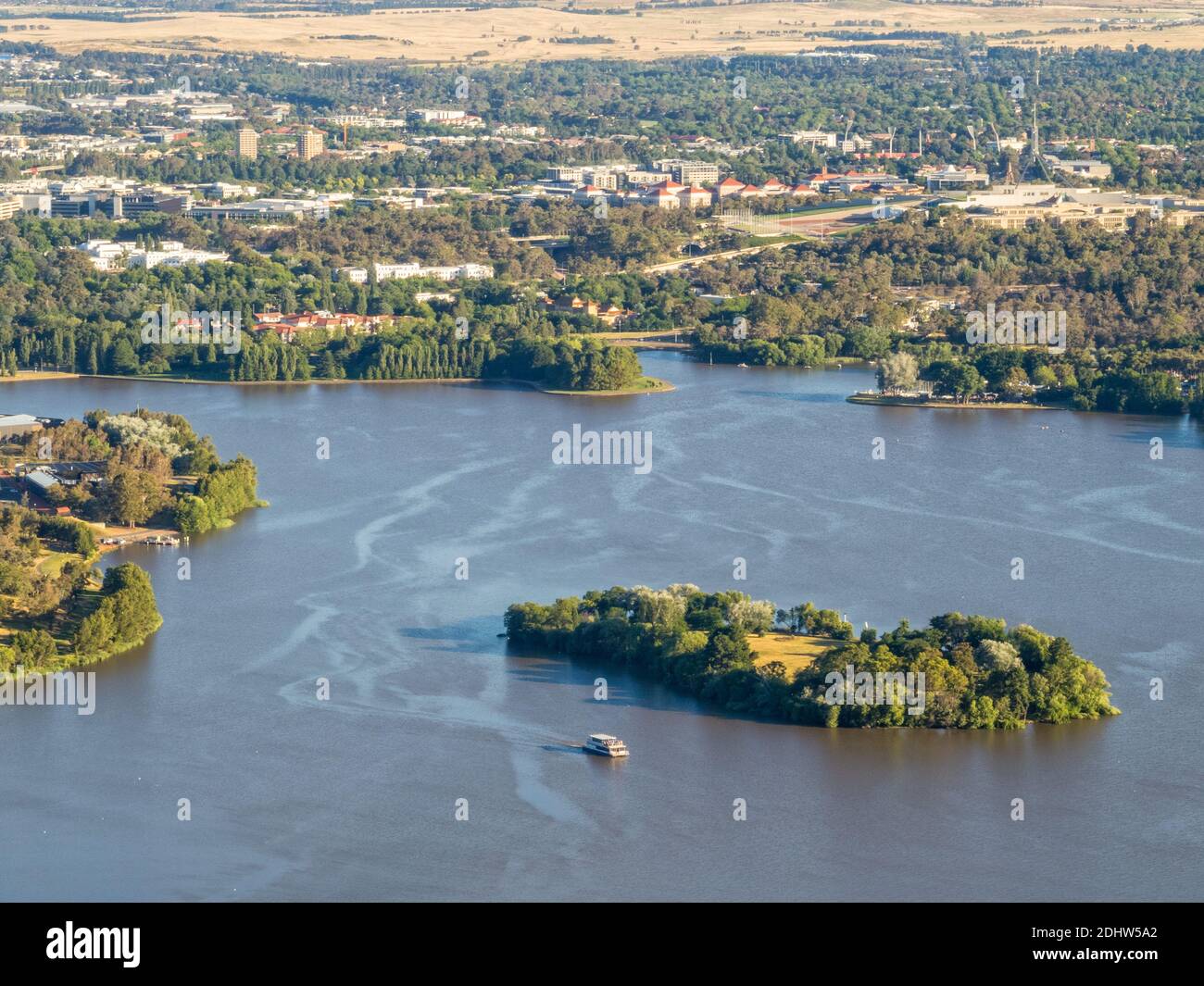 Lago Burley Griffin fotografato dalla Torre Telstra - Canberra, territorio della capitale australiana, Australia Foto Stock