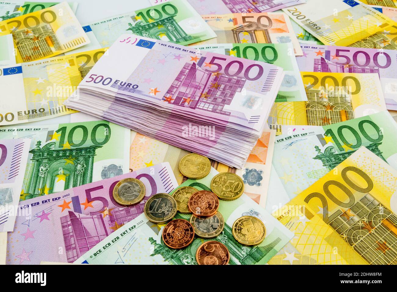 Euro-Banknoten und Münzen Foto Stock
