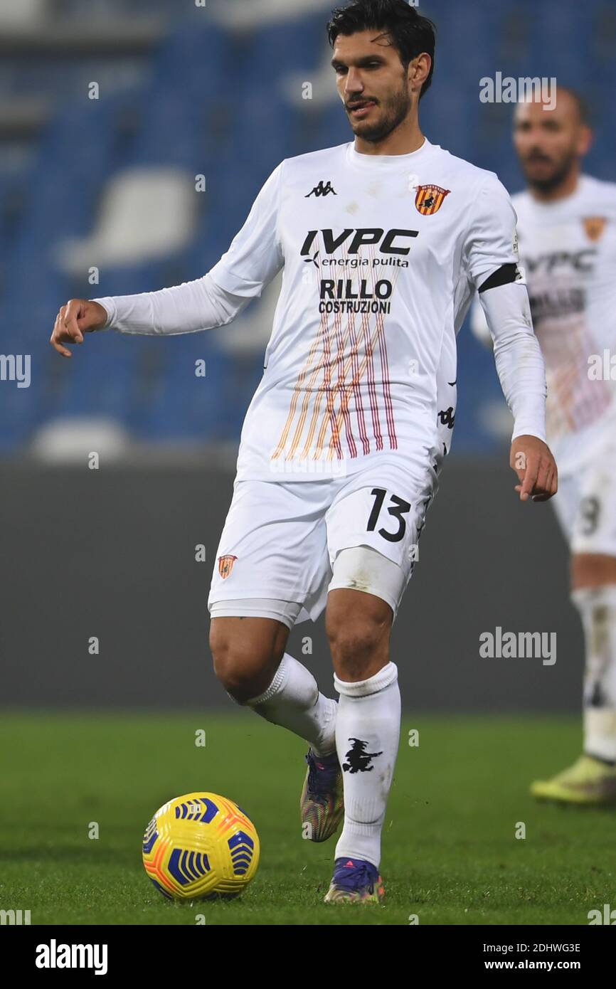 Alessandro Tuia (Benevento) Durante la partita italiana 'sarie A' tra Sassuolo 1-0 Benevento allo stadio Mapei il 11 dicembre 2020 a Reggio Emilia. (Foto di Maurizio Borsari/AFLO) Foto Stock