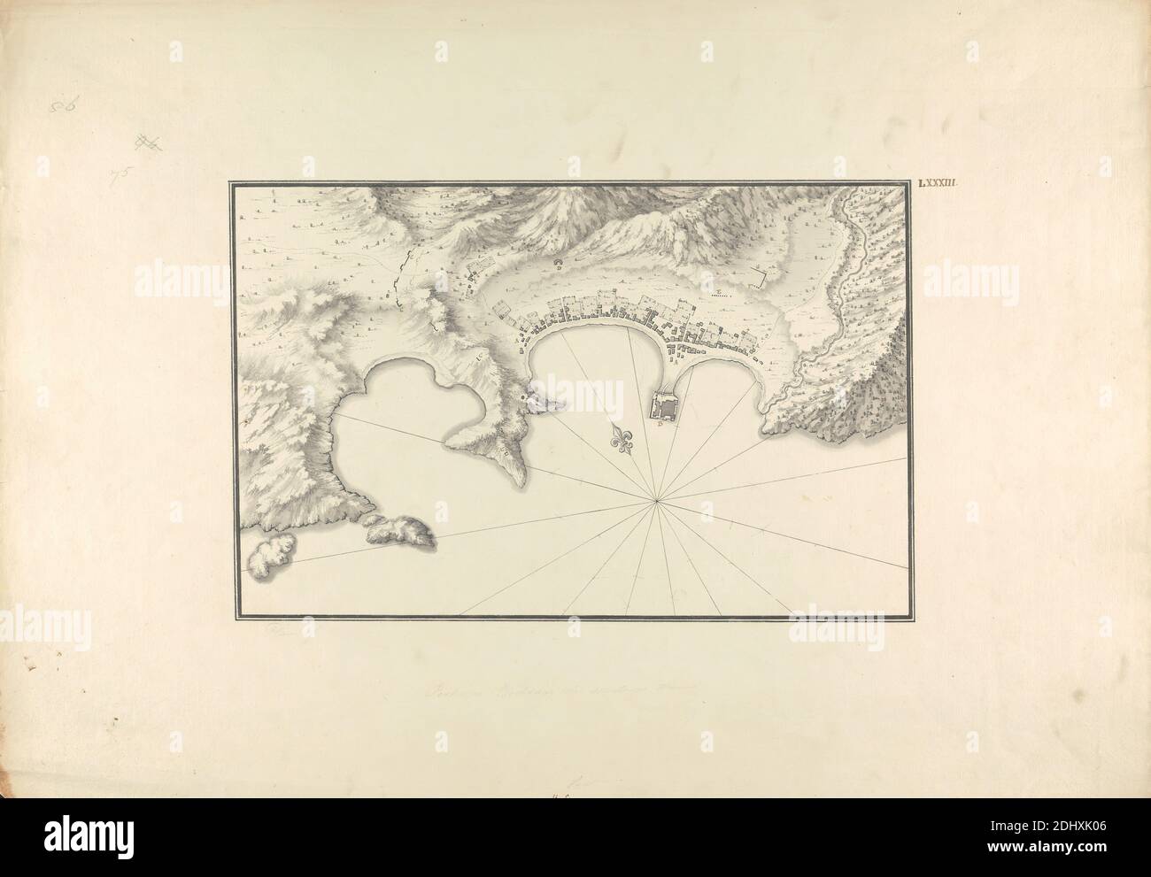 Mappa topografica di Halicarnasso nel suo porto, Giovanni Battista Borra, 1713–1770, italiano, ca. 1750, inchiostro nero con lavaggio grigio su grafite su carta di spessore moderato, leggermente ruvida, beige, foglio: 14 3/4 x 21 1/8 pollici (37.4 x 53.7 cm) e immagine: 8 1/16 x 12 3/8 pollici (20.4 x 31.4 cm), vista aerea, greco antico, soggetto architettonico, materiale cartografico, porto, paesaggio, mappa topografica, Asia, Ege kiyilari, Halicarnasso, Mugla Ili, Turchia Foto Stock