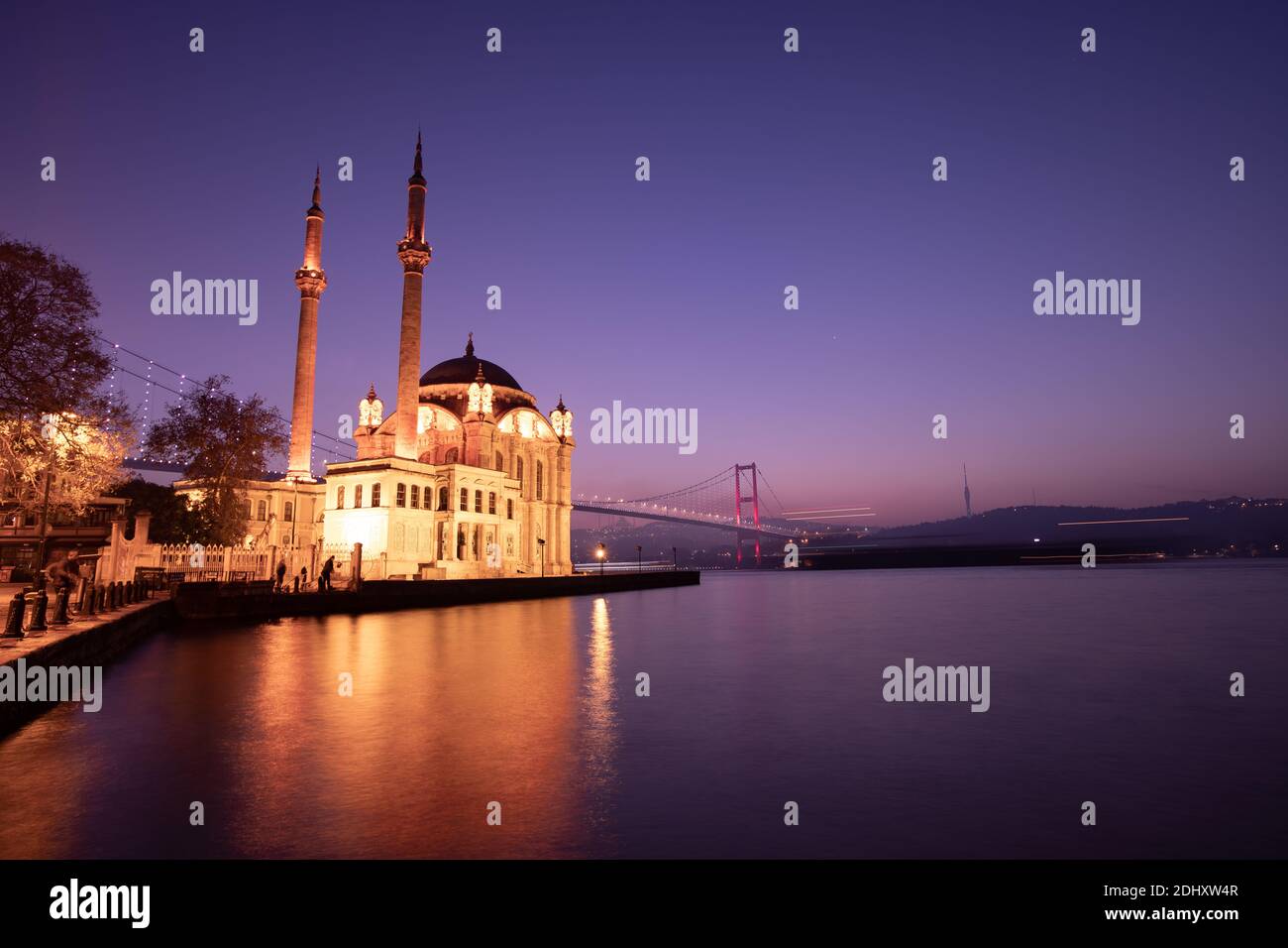 Ortakoy Buyuk Mecidiye moschea nella città di Istanbul, Turchia Foto Stock