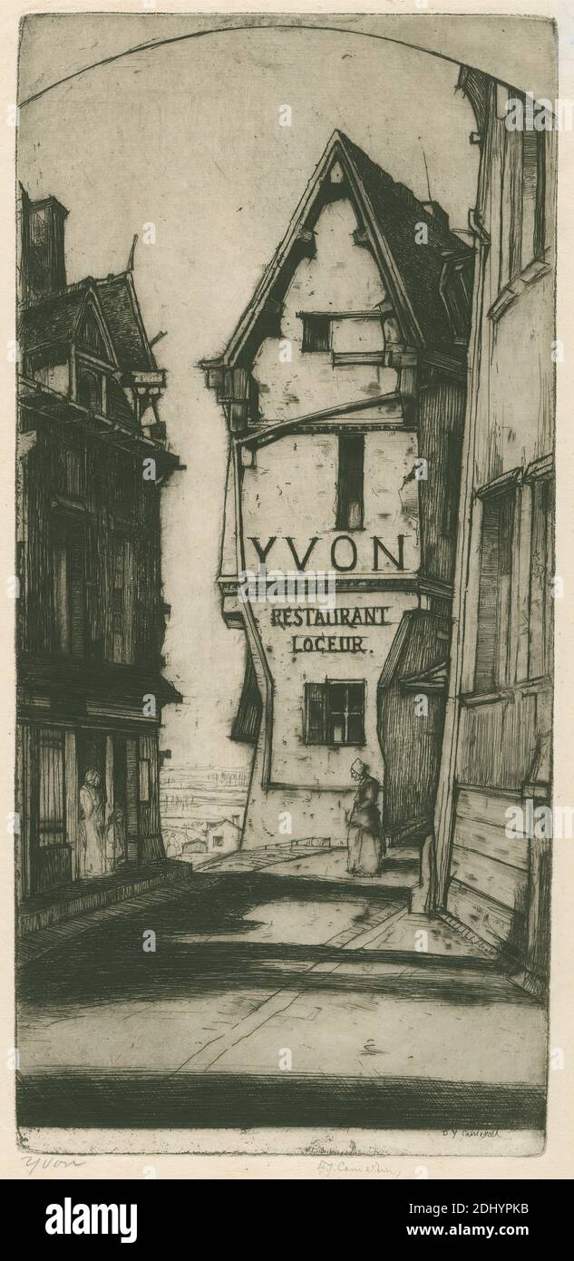 Yvon, Sir David Young Cameron, 1865–1945, inglese, 1911, incisione, soggetto architettonico, edifici, camini (elementi architettonici), paesaggio urbano, rivestimenti in scacchiera, costume, marciapiede, dormitorio, finale, vestibolo, grondaie, copricapo, hotel, jetty (divisione edilizia), ristorante, ombre, cartello, persiane, strada, finestre, Ywomen, Calvados, Europa, la Chapelle, Francia, la-Chapelle Foto Stock