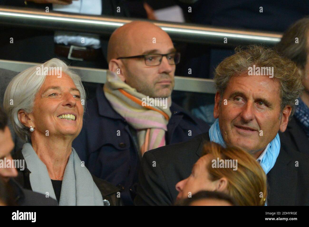 Photo d’archives : Christine Lagarde et son compagnon Xavier Giocanti assegnent au match de Ligue 1 PSG-Marseille au Parc des Princes, Parigi, Francia, le 9 novembre 2014. L'homme d'affaires marseillais Xavier Giocanti est pressenti pour etre le nouveau president du club de football de l'Olympique de Marseille, qui connait une saison difficile, annonce l'Equipe mardi. Foto di Henri Szwarc/ABACAPRESS.COM Foto Stock