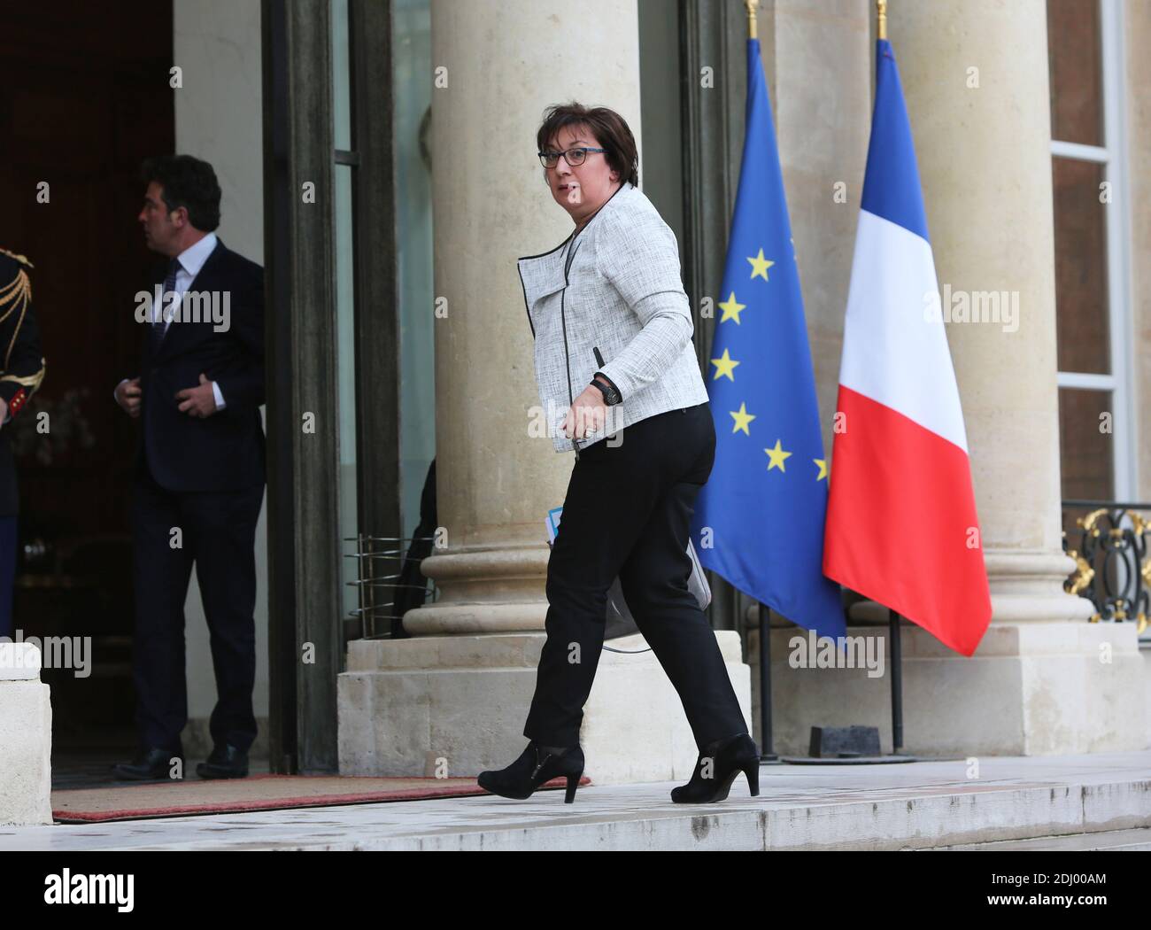 Segretario di Stato francese per il commercio, l'industria su piccola scala, i consumatori e l'economia sociale e solidale Martine Pinville in arrivo per l'apertura della IV Conferenza ambientale tenutasi al Palazzo Elysee a Parigi, in Francia, il 25 aprile 2016. Foto di Somer/ABACAPRESS.COM Foto Stock