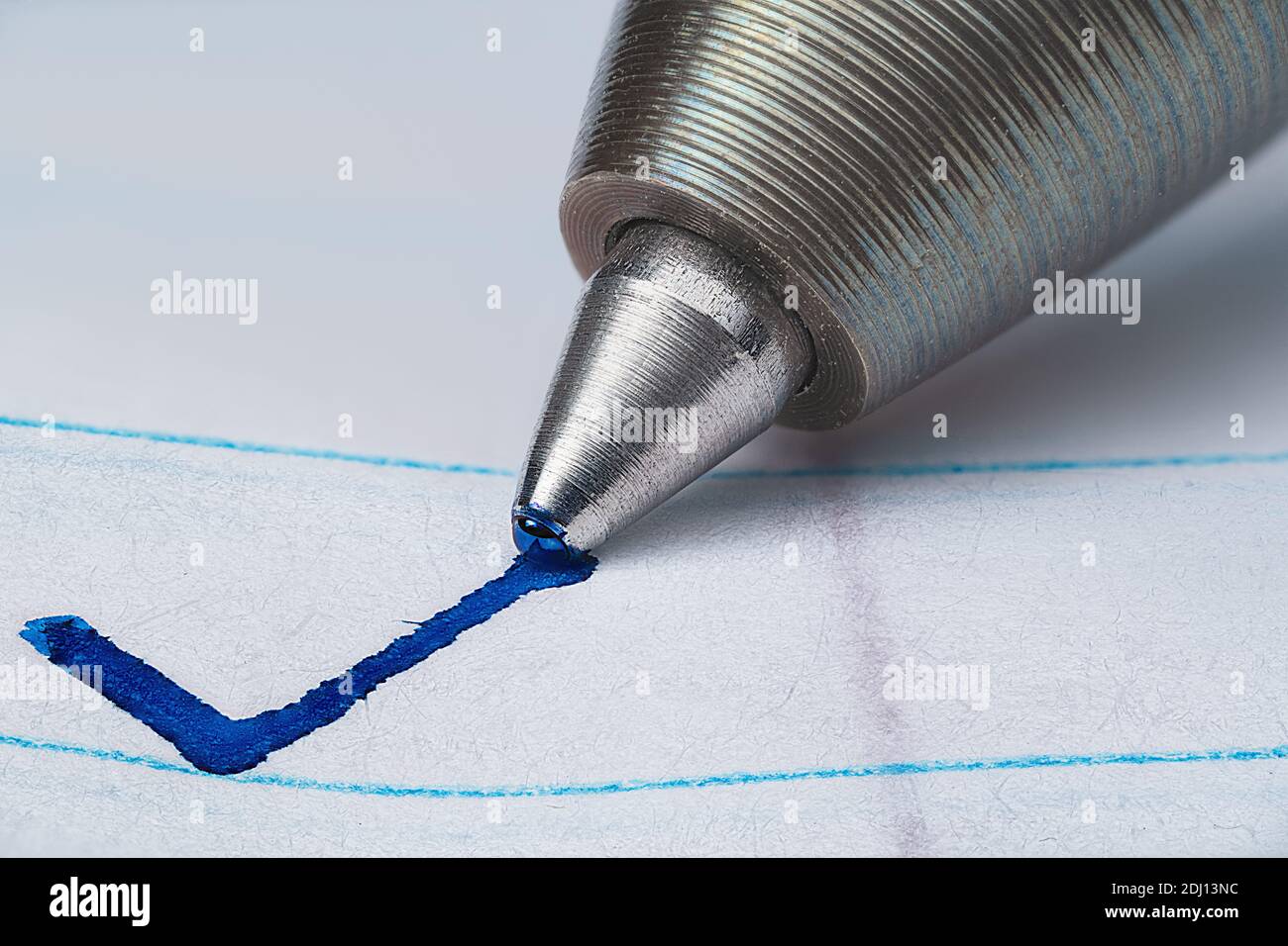 Primo piano fotografia macro ad alta risoluzione di una penna e. scrittura Foto Stock