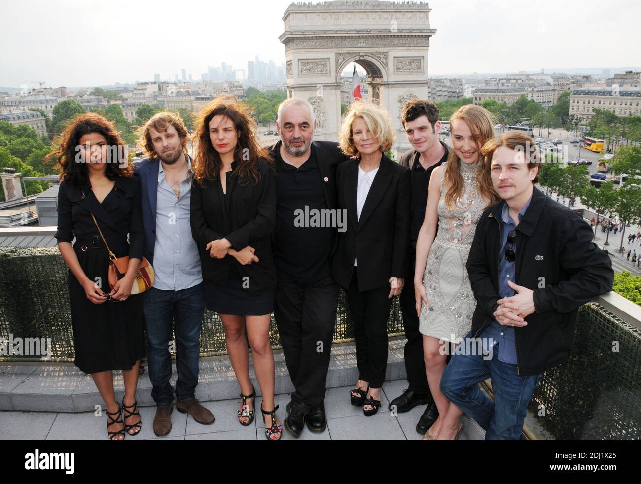 I membri della giuria Zita Hangot, Alexandre Aja, Sophie Letourneur, Philippe Jaenada, Nicole Garcia, Felix Moati, Deborah Francois e Vincent Rottiers parteciperanno alla V cerimonia di apertura del Festival cinematografico degli Champs Elysees al Drugstore Publicis il 7 giugno 2016 a Parigi, Francia. Foto di Alain Apaydin/ABACAPRESS.COM Foto Stock