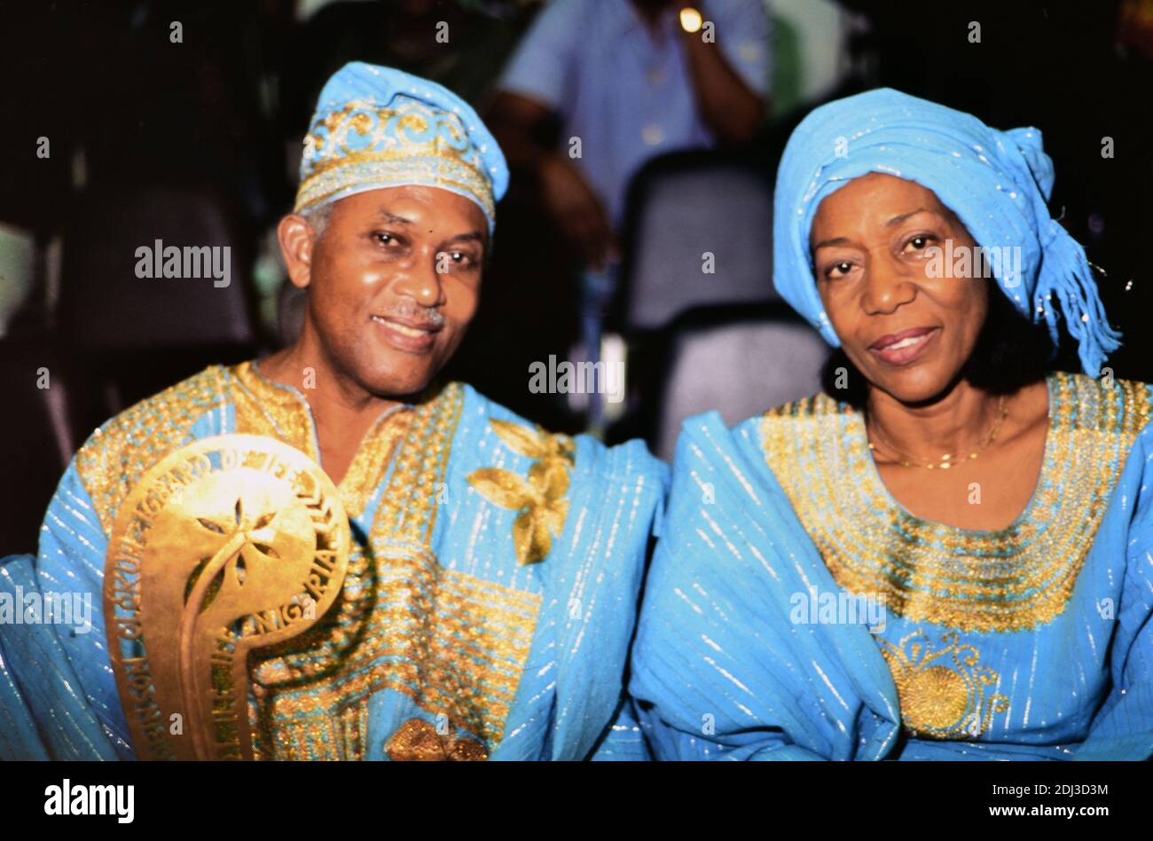 Novanta Trinidad e Tobago - primo ministro di Trinidad e Tobago A.N. Robinson e sua moglie al Tobago Heritage Festival ca. 1992 Foto Stock