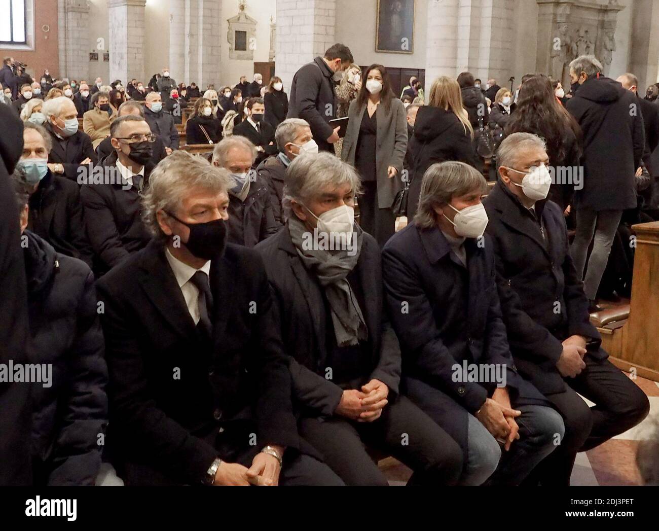 Vicenza, Italia. 12 dicembre 2020. Funerale Paolo Rossi giocatori della nazionale Giancarlo Antognoni, Giuseppe Galderisi, Bruno conti e Alessandro Altobelli Editorial Usage Only Credit: Independent Photo Agency/Alamy Live News Foto Stock