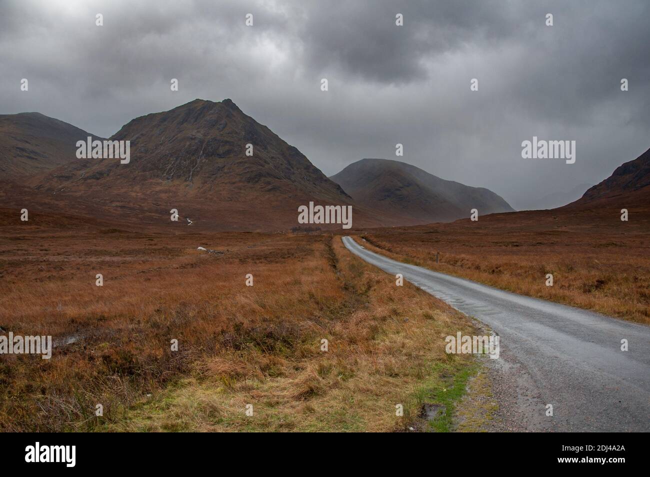 Una vista panoramica di Glen Etive nelle Highlands scozzesi Foto Stock