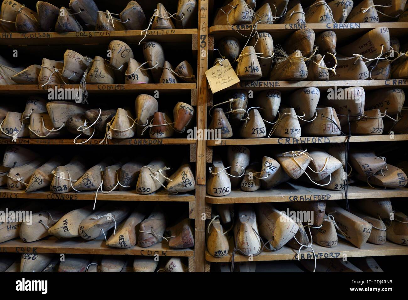 John Lobb/ creatori di stivali e scarpe su misura /molti ultimi sugli scaffali . Foto Stock
