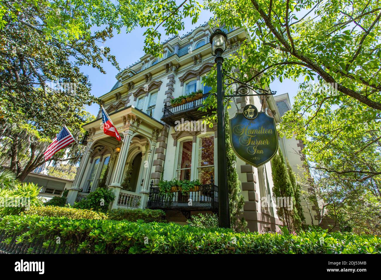 Savannah, GA / USA - 18 aprile 2016: Ex casa di Samuel Hamilton, l'Hamilton Turner Inn si trova in Lafayette Square a Savannah, la famiglia mondiale della Georgia Foto Stock