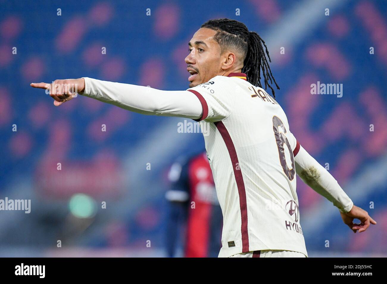 Bologna, Italia. 13 Dicembre 2020. Chris Smalling (COME Roma) durante il Bologna FC vs COME Roma, Serie calcistica Italiana A match a Bologna, Italia, Dicembre 13 2020 Credit: Independent Photo Agency/Alamy Live News Foto Stock