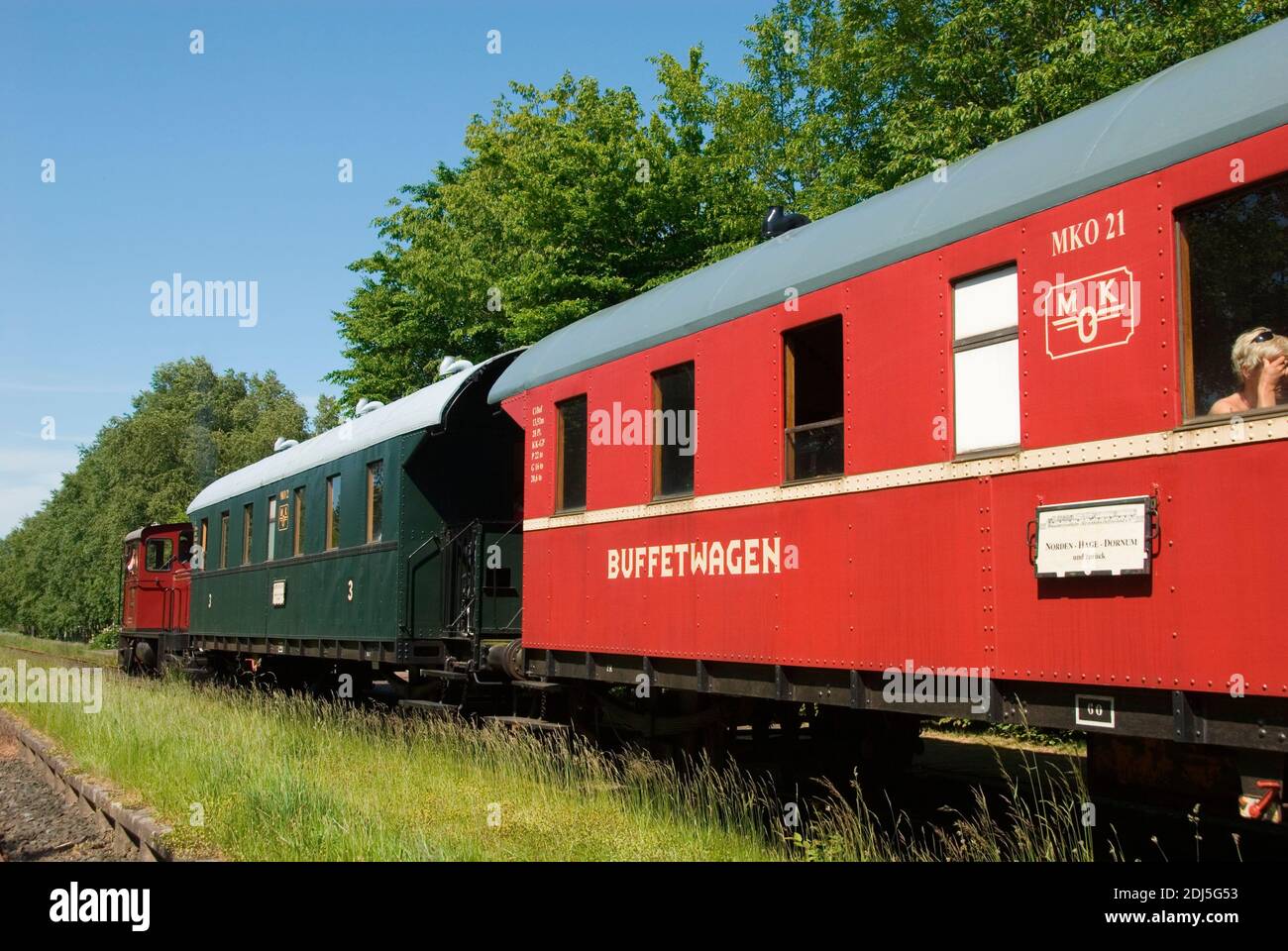 Deutschland, Niedersachsen, Ostfriesland, Dornum, Eisenbahn, Lok, Anhaenger, Anhaenger, Museumsbahn, Foto Stock