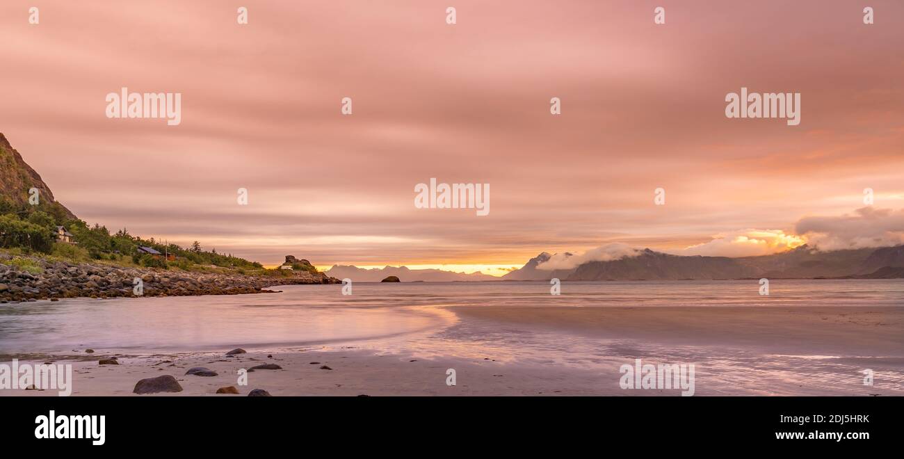 Oceano costa al tramonto, panorama, Norvegia Foto Stock