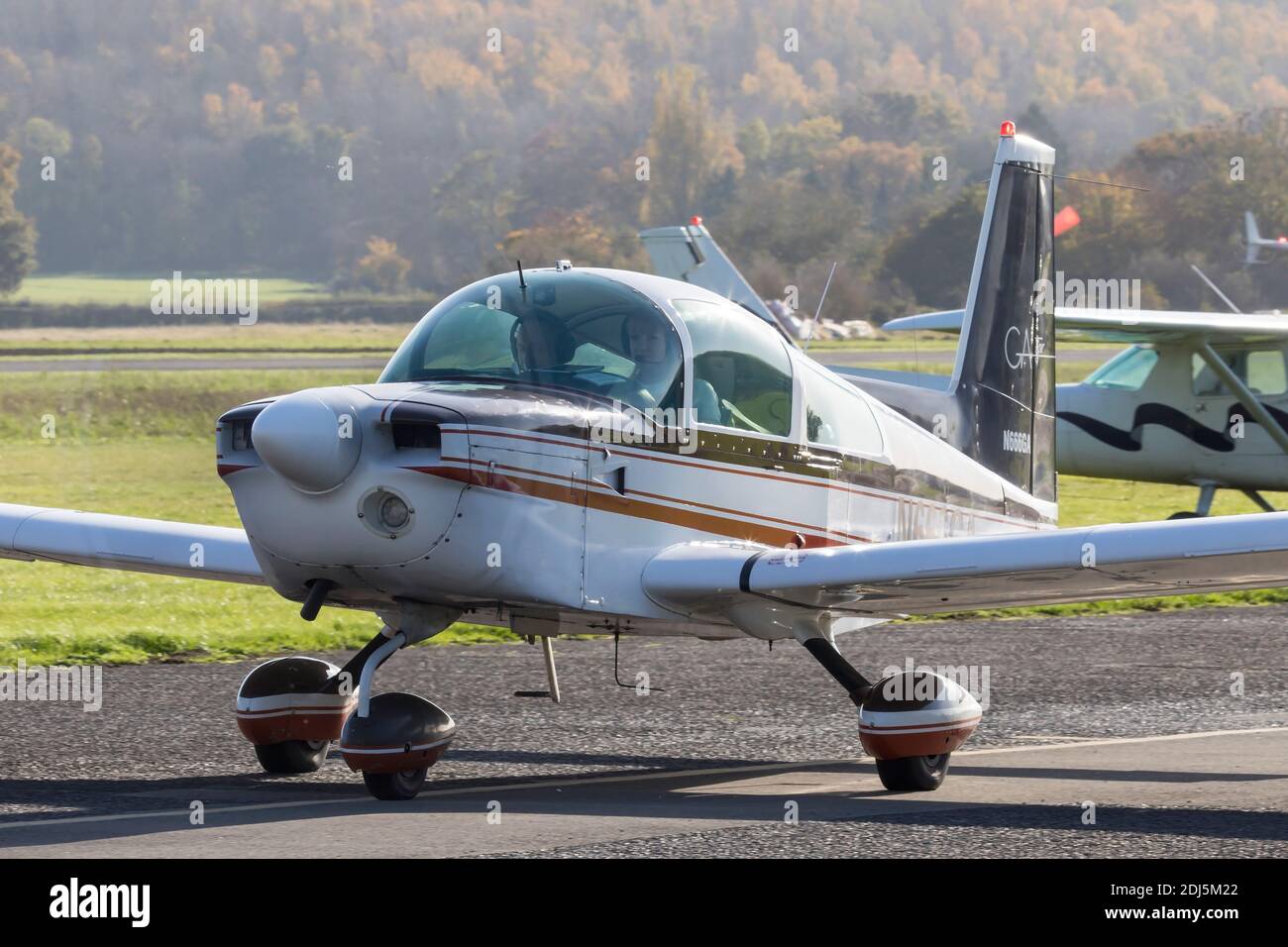 N666GA Gulfstream AA-5B Tiger al Wellesbourne Mountford Airfield novembre 2020 Foto Stock