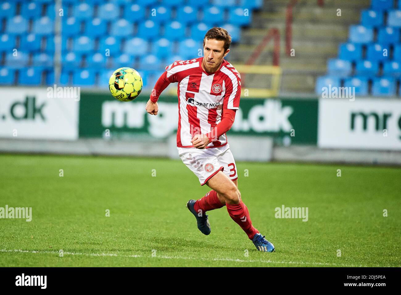 Aalborg, Danimarca. 13 Dicembre 2020. Jakob Ahlmann (3) di AAB visto durante la partita 3F Superliga tra Aalborg Boldklub e Lyngby Boldklub all'Aalborg Portland Park di Aalborg. (Photo Credit: Gonzales Photo/Alamy Live News Foto Stock