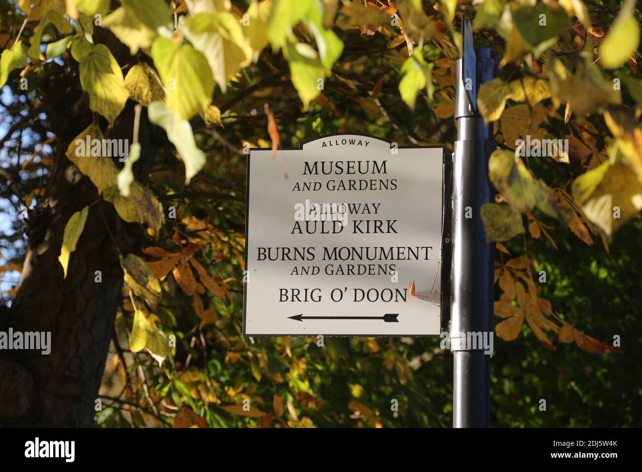 Burns Cottage, Alloway Auld Kirk indicazioni stradali, Alloway, Ayrshire, Scozia Foto Stock